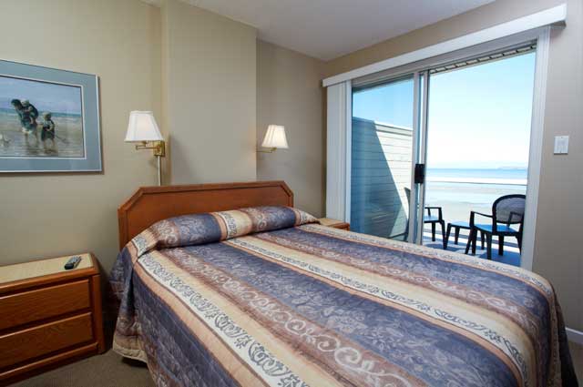 Two Bedroom Accommodation - Madrona Resort Parksville BC Two Bedroom Accommodation - Madrona Resort Parksville BC