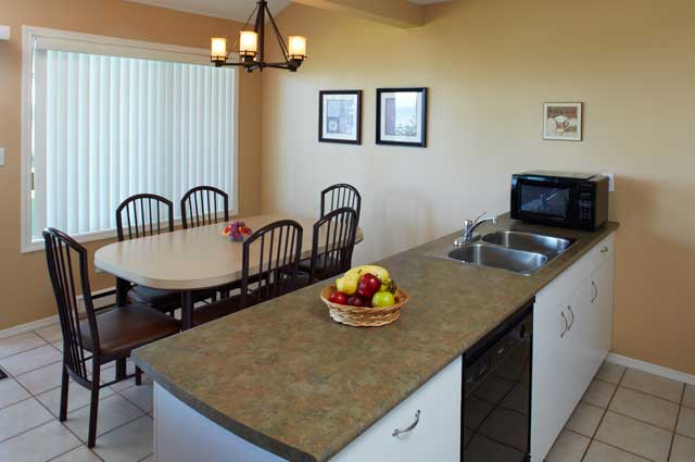 Dining Room - Ocean View Accommodations - Madrona Resort Parksville BC Dining Room - Ocean View Accommodations - Madrona Resort Parksville BC