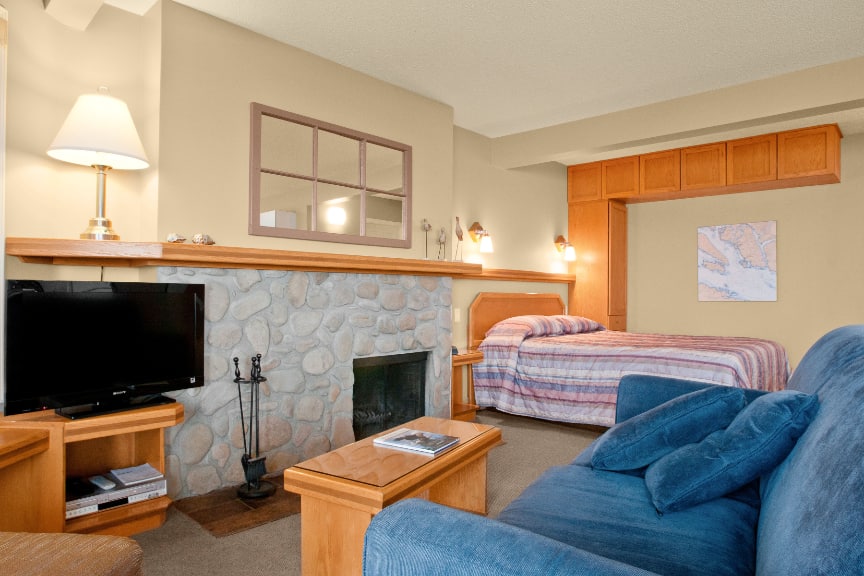 Ocean View Studio - Madrona Resort Parksville BC